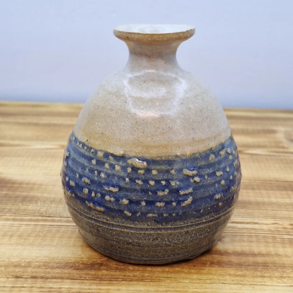 Vtg Signed bud Vase Blue Tan Textured Glazed Studio‎ Mohican Valley Pottery 3X4